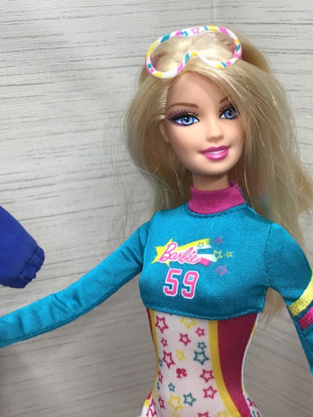 Barbie Doll and Winter Sport Accessories - Picture 8 of 9